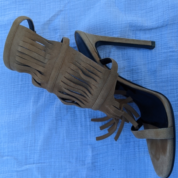 *** Gucci Suede Gladiator Fringe Becky Sandals Heels - Picture 9 of 16